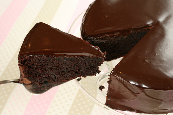 SERENA'S CHEATING CHOCOLATE CAKE