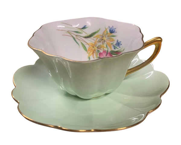 Vintage Collectors Tea Cups & Saucers