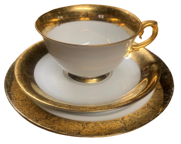 Vintage Collectors Tea Cups & Saucers