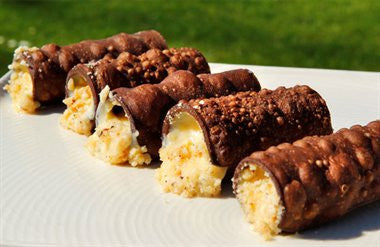 Nonna's Lemon Curd Cannoli