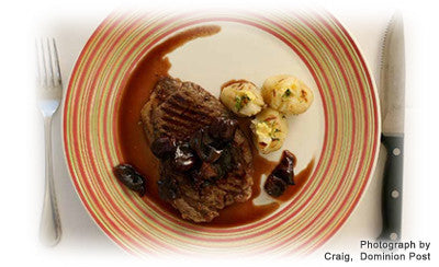 RED WINE AND CARAMELIZED SHALLOT SAUCE